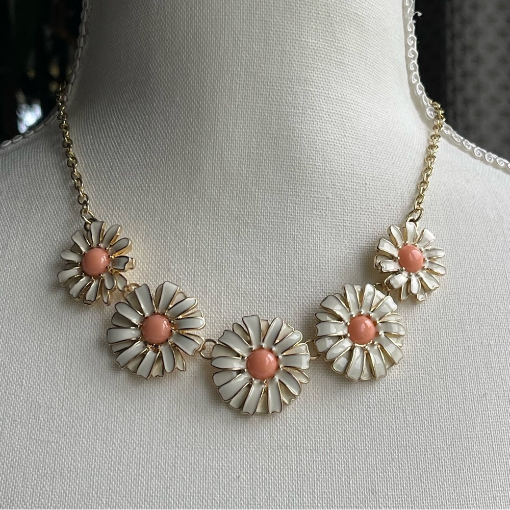 Vintage | Enamel Daisies Cream and Gold Tone Floral Necklace 16" + 3" Extender